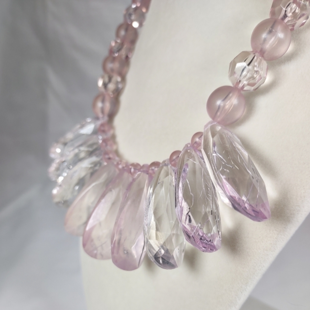 Vintage Unique Pastel Pink Clear And Frosted Lucite Statement Bib Necklace - Picture 3 of 9
